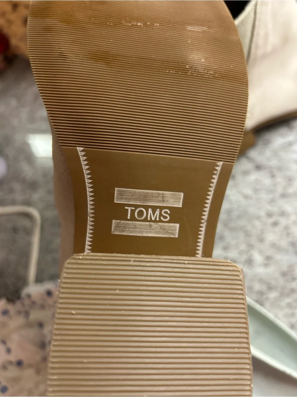 Toms chelsea cream
